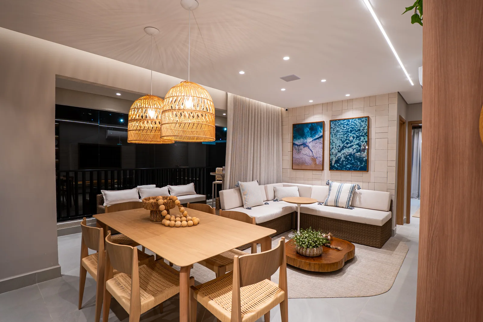 Living decorado de 91m²